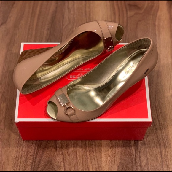 Coach Peep Toe Wedge size 6.5 in Blush / Beige - Picture 1 of 4